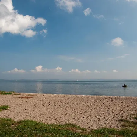 Familienzimmer-mit-gemeinschaftsbad-fuer-4-personen-h5zi4 *